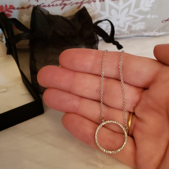 SOLD...Stunning Necklace - Picture 2 of 2